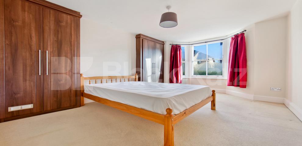 			UNDER OFFER, 2 Bedroom, 1 bath, 1 reception Apartment			 Hackford Road, Stockwell